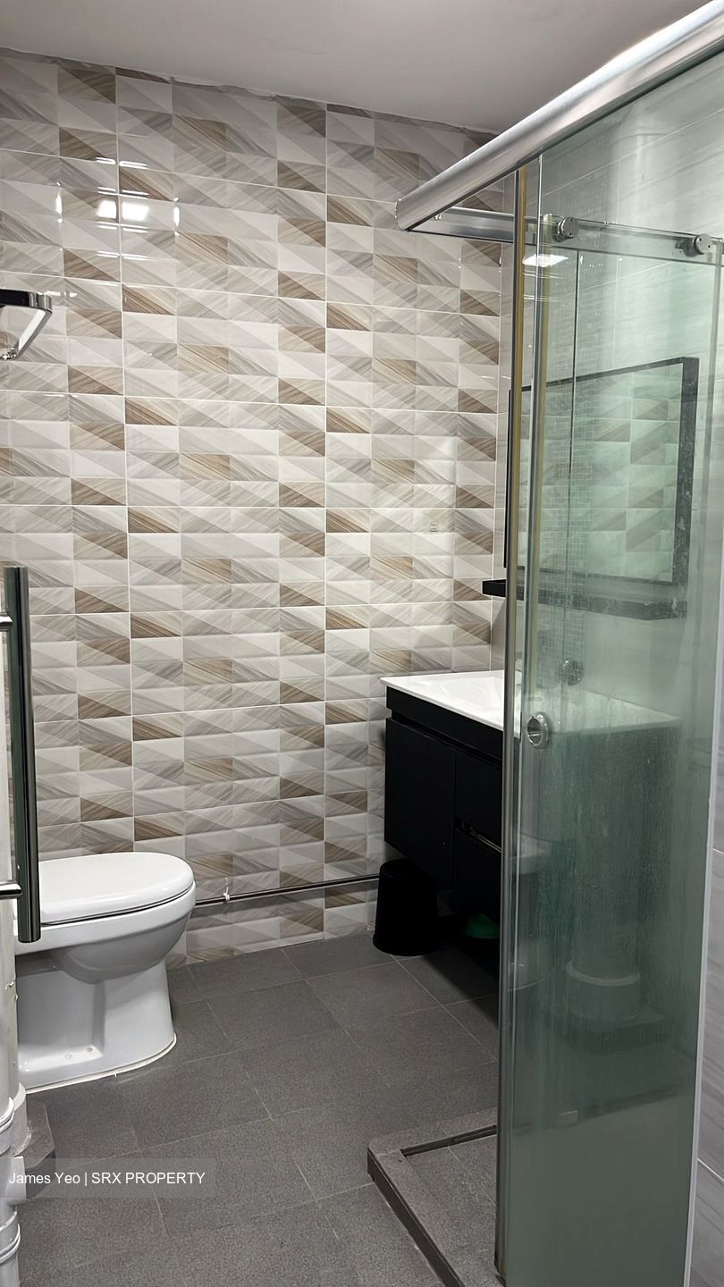 Blk 558 Jurong West Street 42 (Jurong West), HDB Executive #520602931